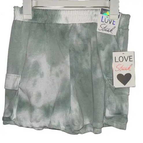 LOVE STREAK GREEN WHITE TIE DYE SOFT LOOSE FIT SHORTS Size M