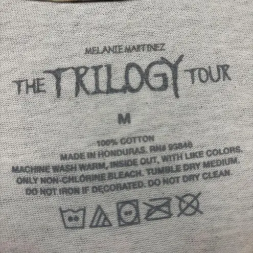 Urban Outfitters Melanie Martinez The Trilogy Tour Oversized Rock T-shirt M thumbnail 4