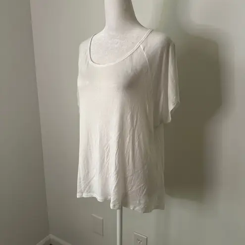 Beyond Yoga white short sleeve hi-low tee size M