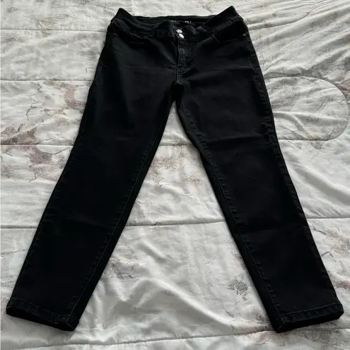 Tahari Kelly black mid rise slimming skinny jeans, size 14W minimalist preppy