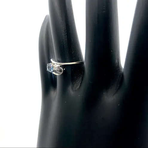 10K SOLID WHITE GOLD GENUINE BLUE TOPAZ & GENUINE DIAMOND RING (6.5)