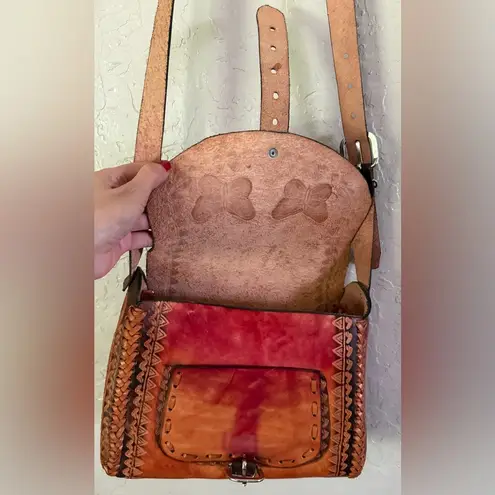 VINTAGE 1970’s HIPPIE HAND TOOLED BUTTERFLY LEATHER BOHO SHOULDER BAG Brown