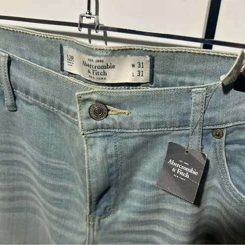 Abercrombie & Fitch  Mid Rise 90s Straight Jean Perfect Stretch