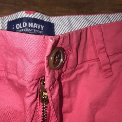 Old Navy  size 8 pink everyday chino Shorts

New with tags