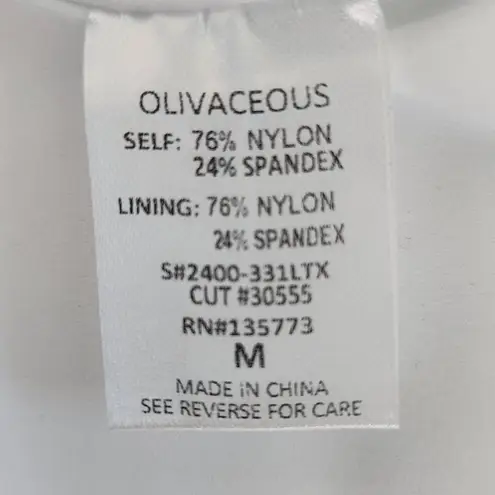 Olivaceous  White Cropped Tank Top NWT Size Medium White Crop Top