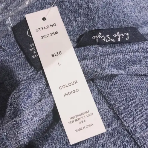 Indigo Blue NWT Life Style Crewneck Tight Knit Sweater in Size L