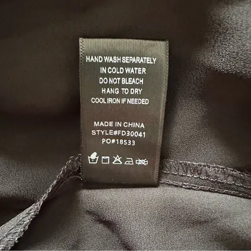 Fate Geo Print Collard Tie Waist Dress Women’s size Medium Colorful Long Sleeve Black