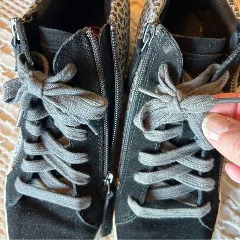 Blondo Waterproof Leather Sneakers. Size 8.