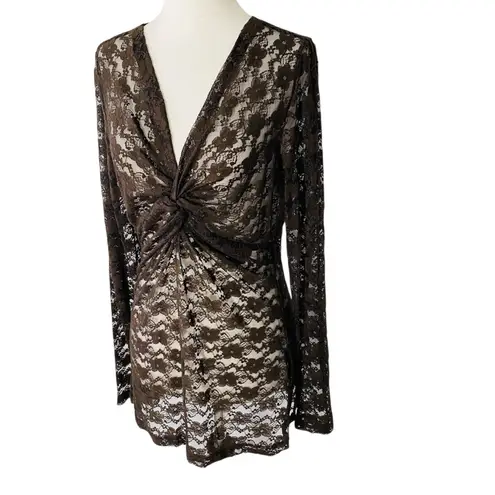 Karen Kane VINTAGE  Lace Twist Top