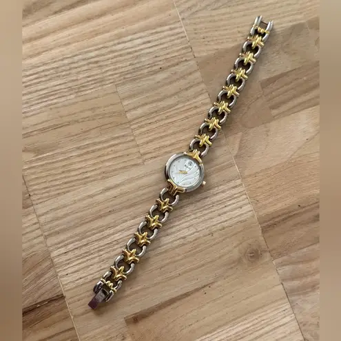 Bulova Diamond Vintage Ladies Watch Two-Tone Bracelet Case Shimmery Silver Dial