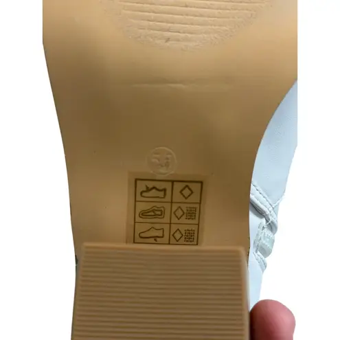 Berness Cow Girl Boots Size 5.5 Pointed Toe Block Heel Rhinestone Fringe White