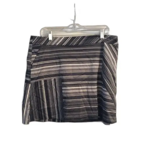 Lady Hagen Size 14 Black White Striped Skort skirt Women's golf pickleball