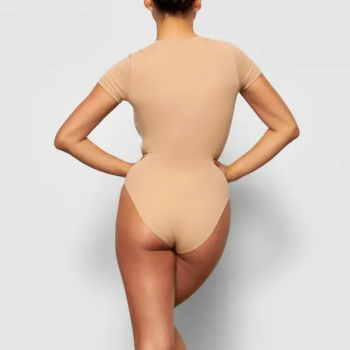 SKIMS Fits Everybody Short Sleeve Crewneck T-Shirt Bodysuit Nude Size Large