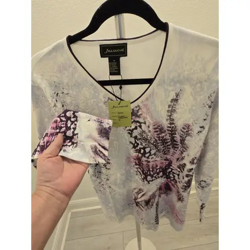 Jillanova Women's M Abstract Feather Print V