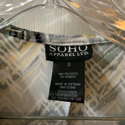 Soho Apparel LTD. Grey Multicolor Chevron V Neck Dress size Small