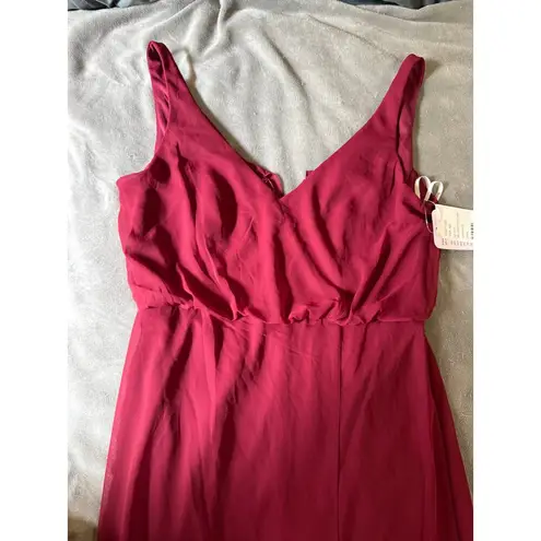 NWT THREAD Bridesmaid Ines Chiffon Sleeveless Gown
Burgundy Dessy Size 12 R Red