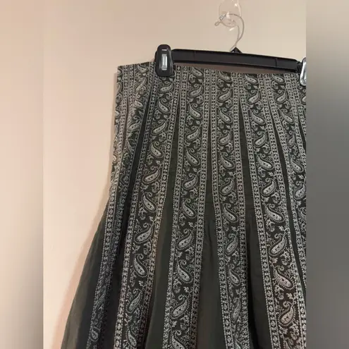 EUC Silkland Green and White Embroidered Paisley Lined Skirt size 12