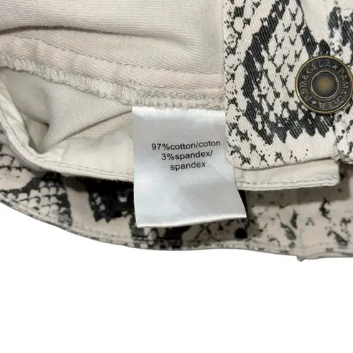 Pam & Gela Snake Print Shorts Lace Up Back Cotton Blend Women’s Size 25