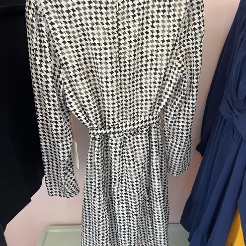 Alex Marie Black and White Sheath Dress with Bishop Sleeves