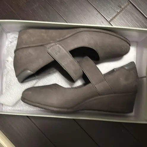 Nurture Mytime Pumice grey wedge Mary Jane shoes Gray Size 9.5