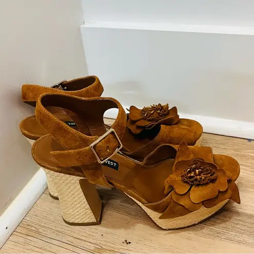 Nine West  Winflower Platform Sandals hippie 70’s size 8 brown