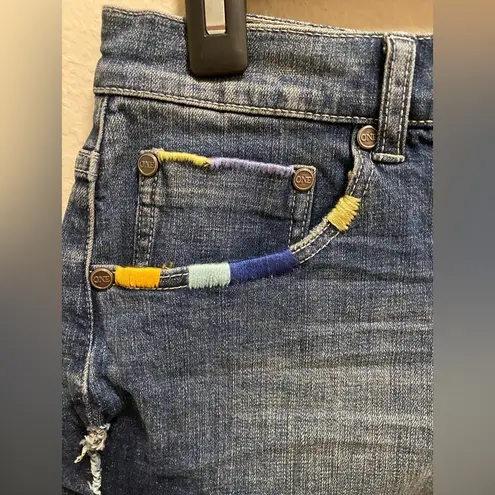 One Teaspoon One X  Rare Embroidered Jean Shorts Size 26.