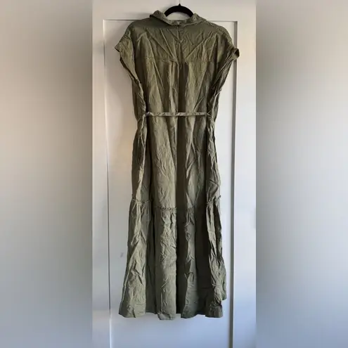 Isabel NWT Maternity Green Short Sleeve Button