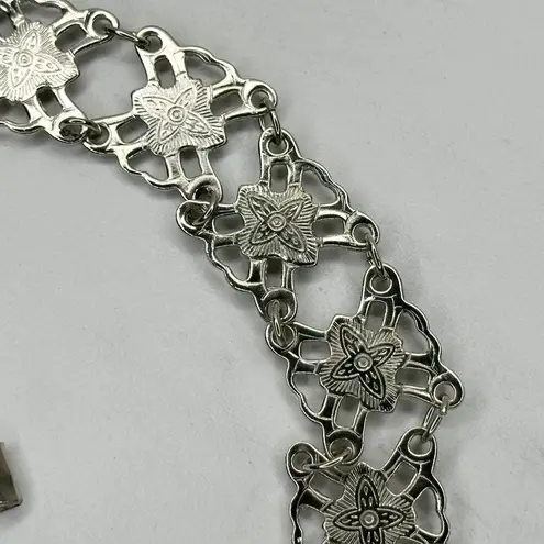 Ornate Silver Tone Flower Chain Belt Double Hook Decorative One Size ✨