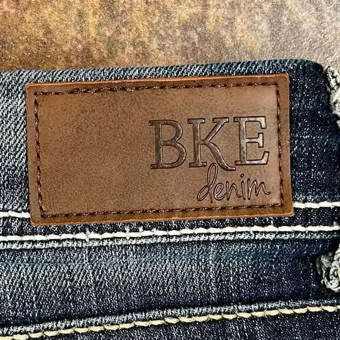 BKE Buckle Denim Dakota Cropped Distressed Jeans 29