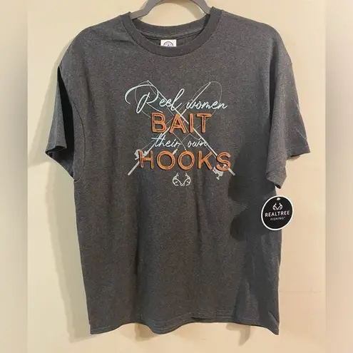 Realtree New NWT  Fishing Gray Womens Graphic T-Shirt Size Large