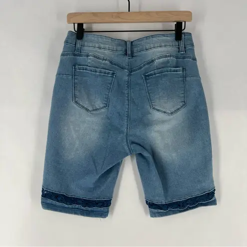 Oak & Poppy Size 6 Light Wash Stretch Denim Lace Trim Bermuda Shorts Bohemian Blue