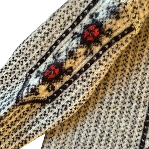 VTG Wool Chunky Knitted Cardigan Sweater M Black Cream Red Metal Scroll Buttons Size M