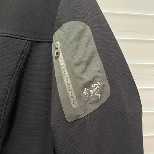 Arcteryx Womens XL Black Full Zip Softshell Jacket Hiking Outdoors zip Pockets