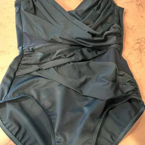 MiracleSuit NEW SENSATIONS MADERO green sheer paneling underwire size 10