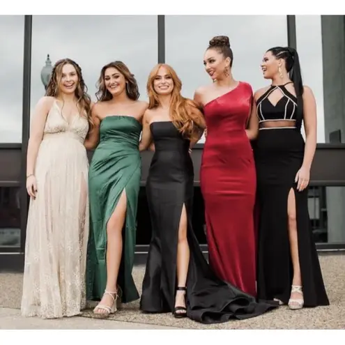 Social Code Black Formal Long Dress Size 9 Prom Wedding Event Black Rhinestones