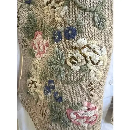 Petite Sophisticate Vintage Knit Vest Embroidered Hand Beaded Grandmacore Cottagecore Style Sz P