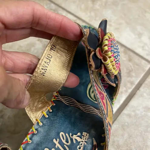 Corkys by elite Navajo T Strap Leather Floral Accent Heel Sandals Sz 10 EUC Blue