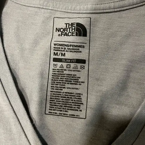 The North Face  V-Neck T-Shirt Size Medium