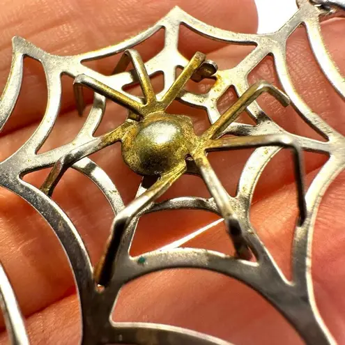 Two tone spider web pendant necklace Silver