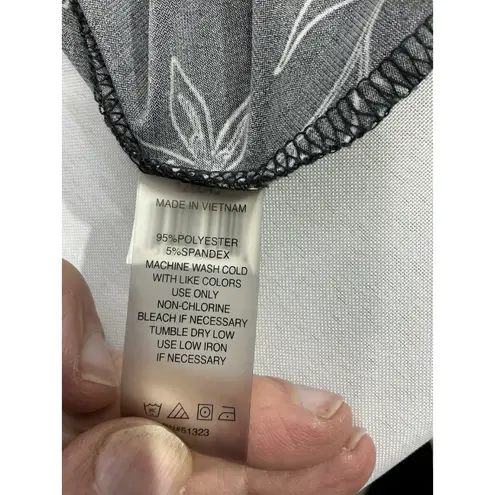 Womans Chaus Ny Medium Black White Floral Pull Over Scoop Neck Blouse