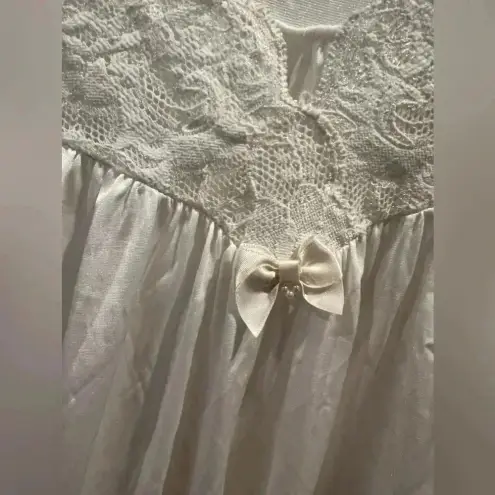 Vintage shadowline ivory bow and lace detail midi chemise slip lingerie nightie White Size M