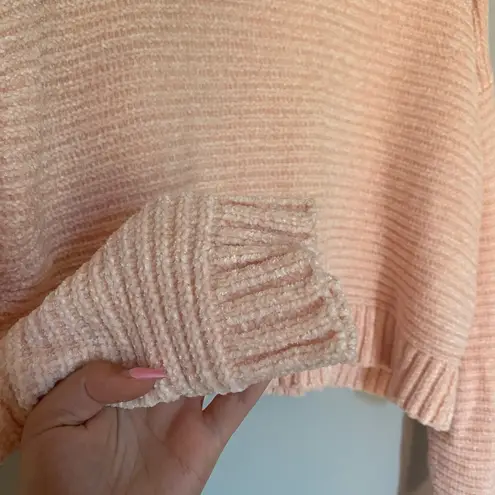 Forever 21  Light Pink Rose Cropped Long Sleeve Sweater Size Small