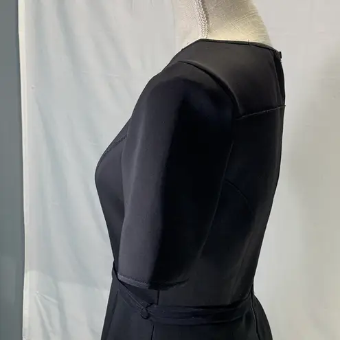 Elie Tahari New York Skyline Black with White Dress Size 6