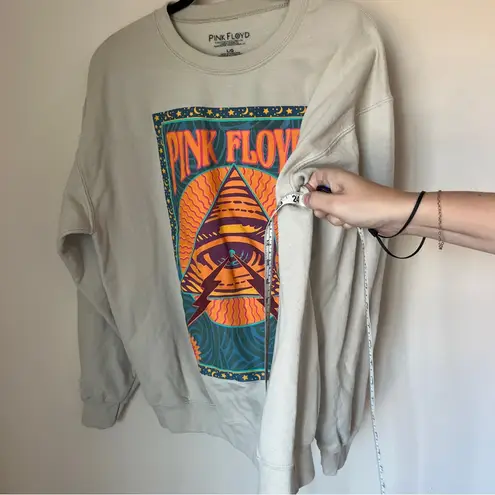 Pink Floyd  Cream Tan Crew Neck Sweatshirt Size Large Women’s Band Shirt Sweater