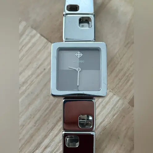 Zodiac Rare Luxury Ladies Watch Checkered Gray Metal Dial Stainless Bracelet