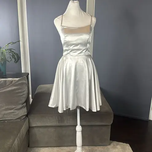 Women’s Silver Satin Short Prom Party Dress Spaghetti Straps Size 6 *READ