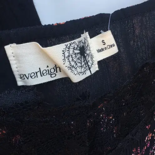 New Everleigh Lace Trim Floral V