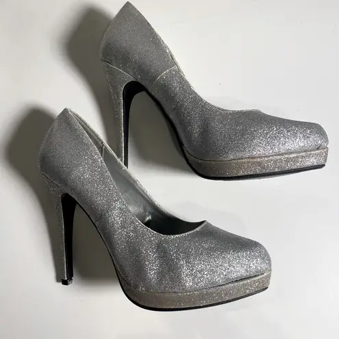 Silver Glitter sparkly high heels 5” heel Delicious Brand size 9