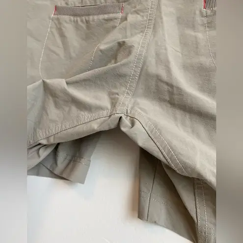 Kuhl Khaki Shorts Size 8