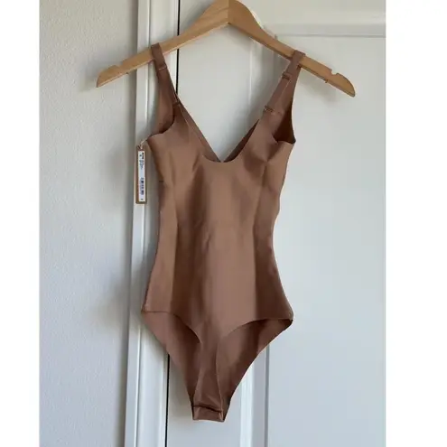 SKIMS Body Unlined Plunge Thong Bodysuit in Sienna, Size Small